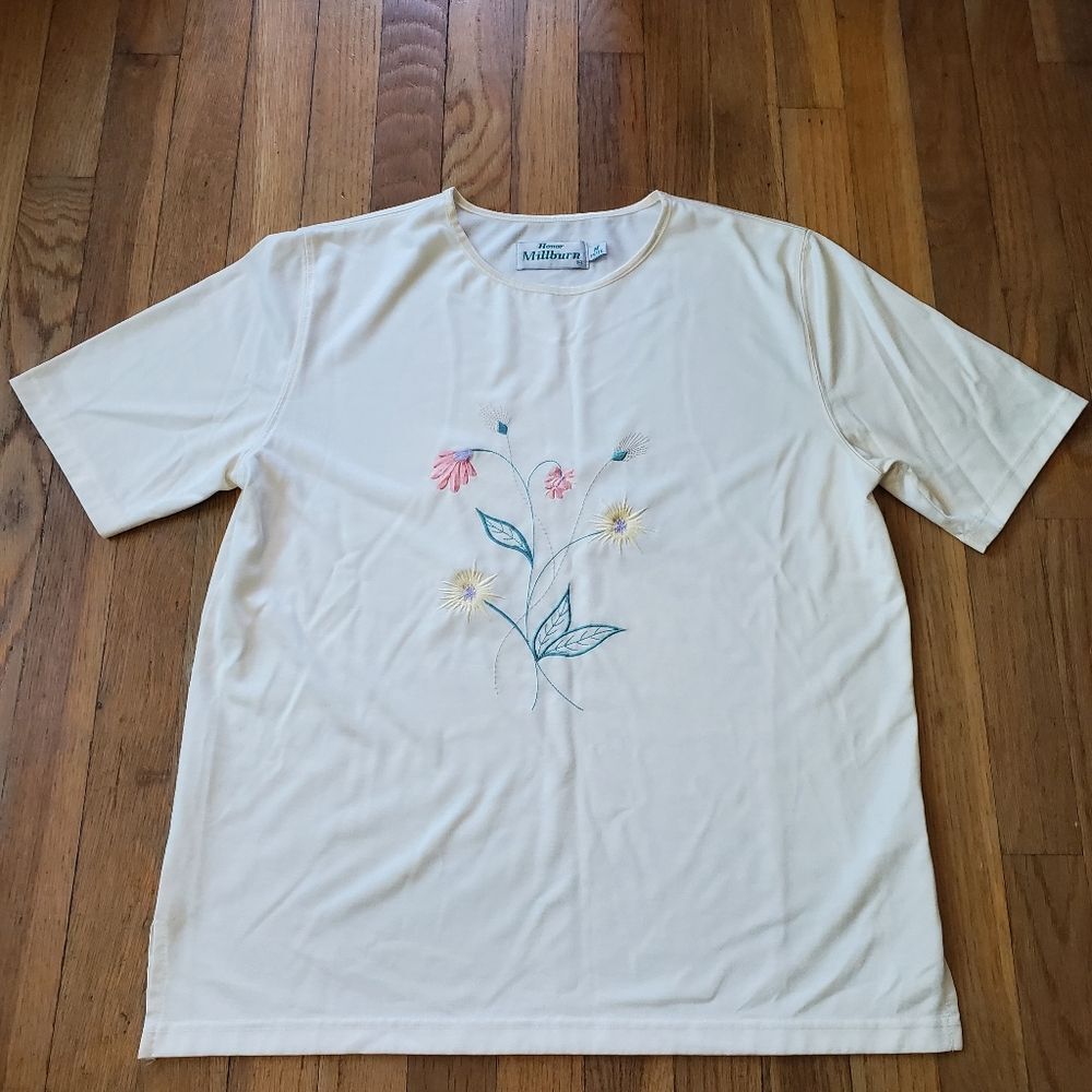 Vintage Floral Embroidered Tshirt Size‎ 14/16 Medium